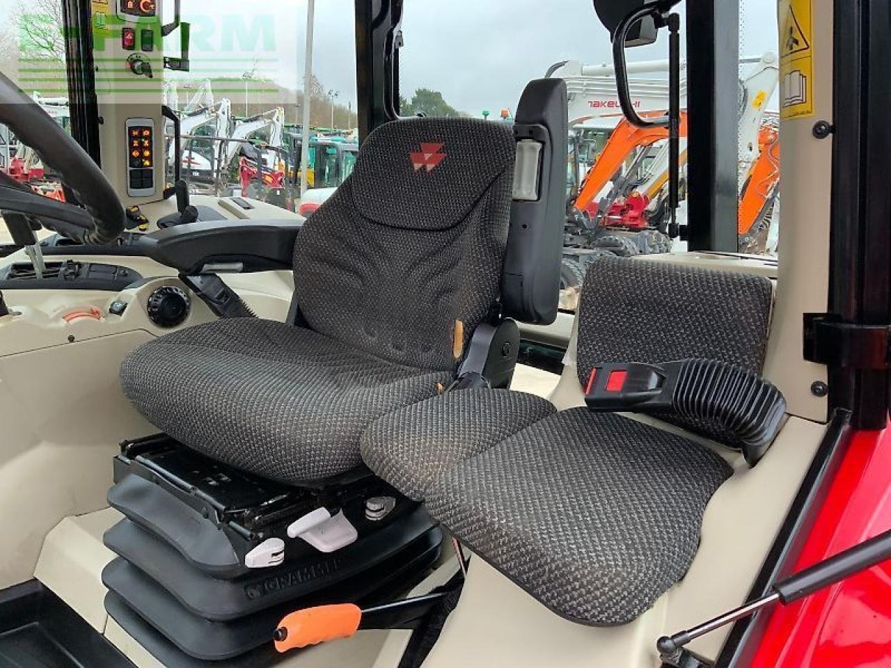 Traktor of the type Massey Ferguson 6714s dyna6 tractor (st25429), Gebrauchtmaschine in SHAFTESBURY (Picture 15)