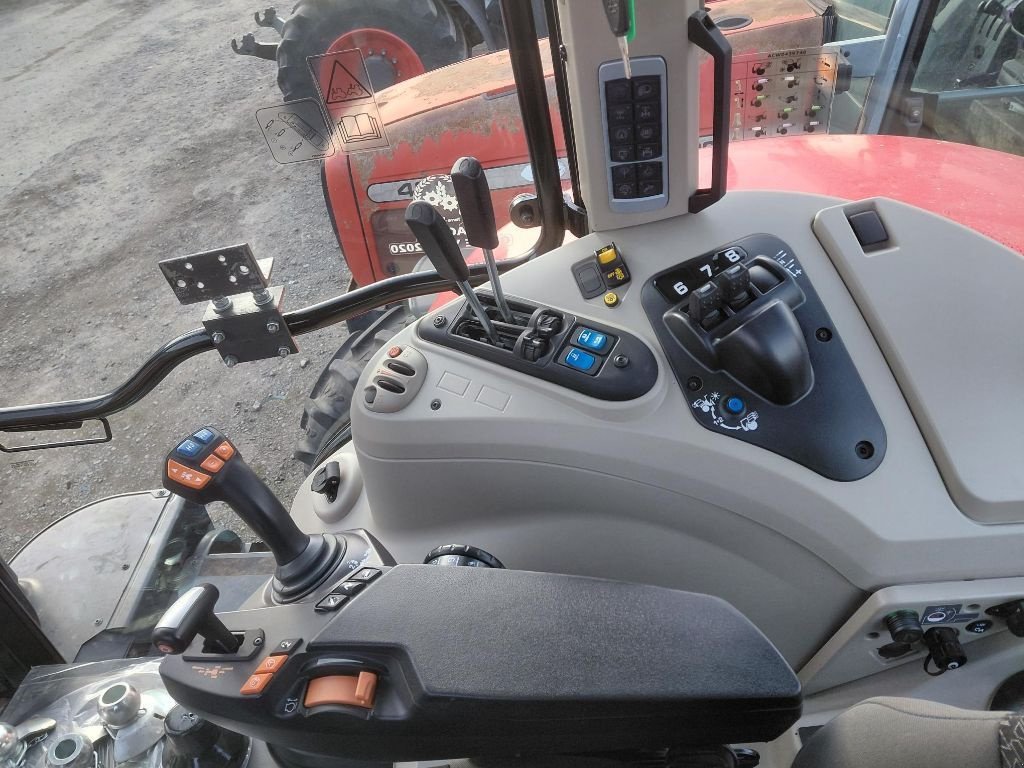 Traktor a típus Massey Ferguson 6715 S D 6 EFFICIENT, Gebrauchtmaschine ekkor: BRAS SUR MEUSE (Kép 10)