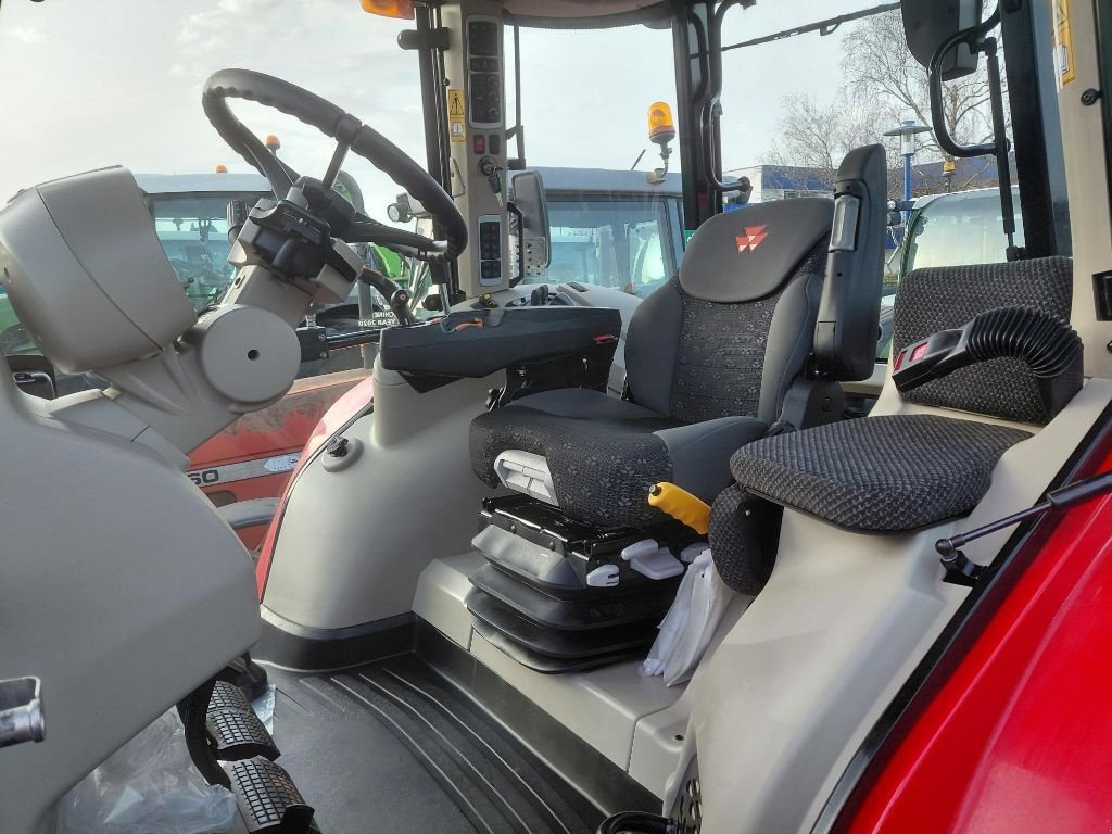 Traktor a típus Massey Ferguson 6715 S D 6 EFFICIENT, Gebrauchtmaschine ekkor: BRAS SUR MEUSE (Kép 8)