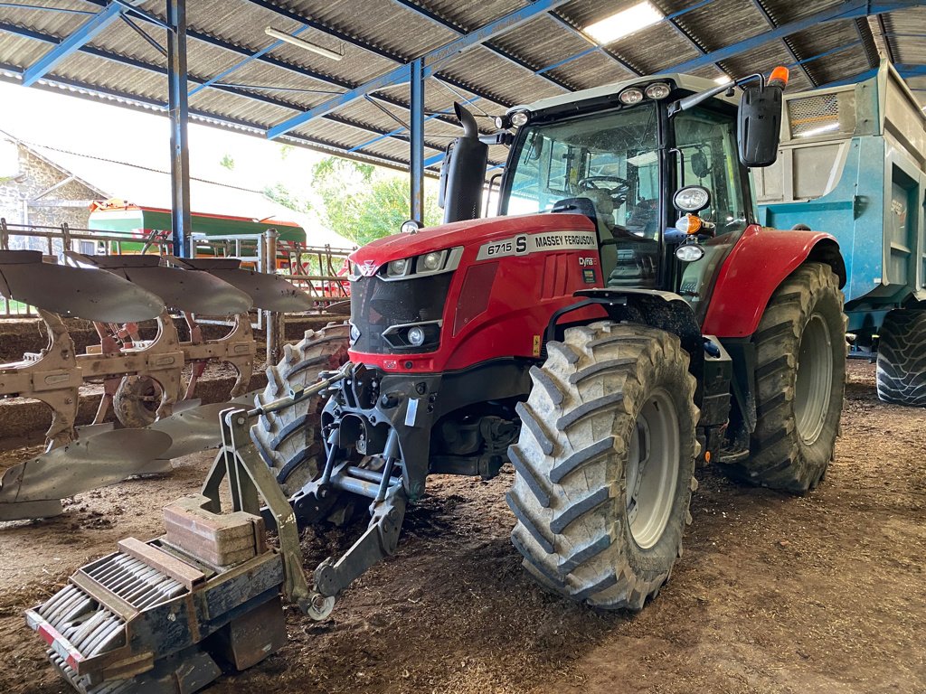 Traktor типа Massey Ferguson 6715 S DYNA 6 EXCLUSIVE, Gebrauchtmaschine в PIERRE BUFFIERE (Фотография 1)