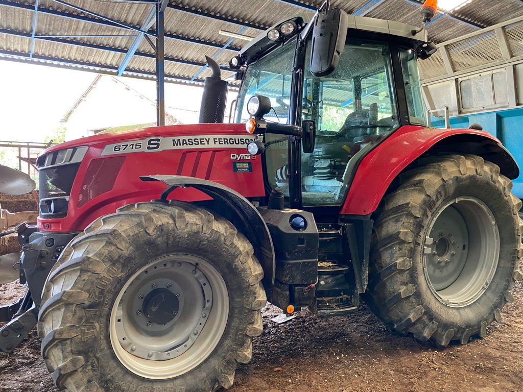 Traktor tip Massey Ferguson 6715 S DYNA 6 EXCLUSIVE, Gebrauchtmaschine in PIERRE BUFFIERE (Poză 3)