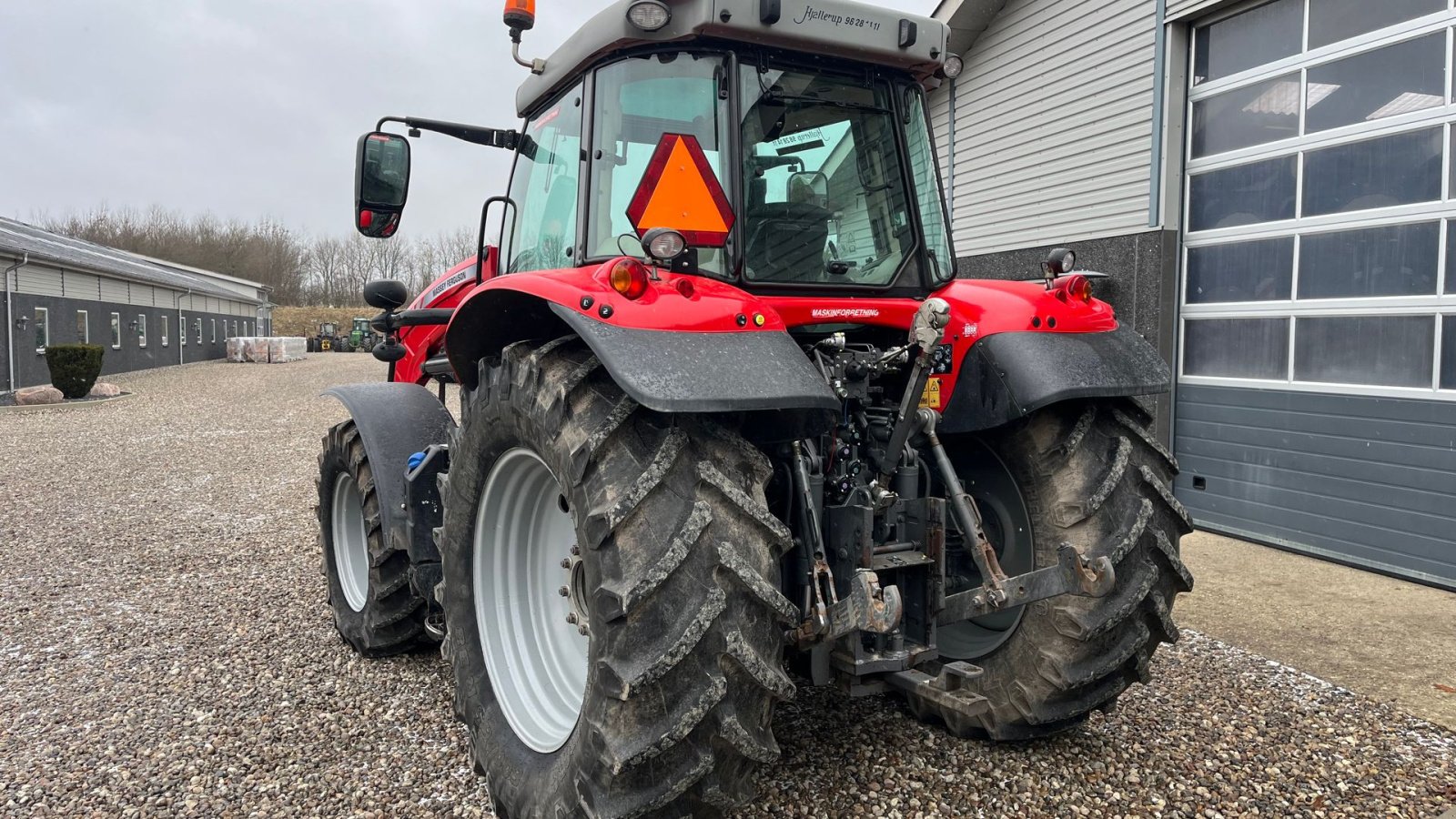 Traktor des Typs Massey Ferguson 6715 S Dyna6 Med frontlæsser, Gebrauchtmaschine in Lintrup (Bild 12)