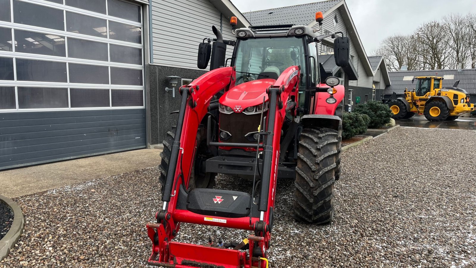 Traktor des Typs Massey Ferguson 6715 S Dyna6 Med frontlæsser, Gebrauchtmaschine in Lintrup (Bild 10)