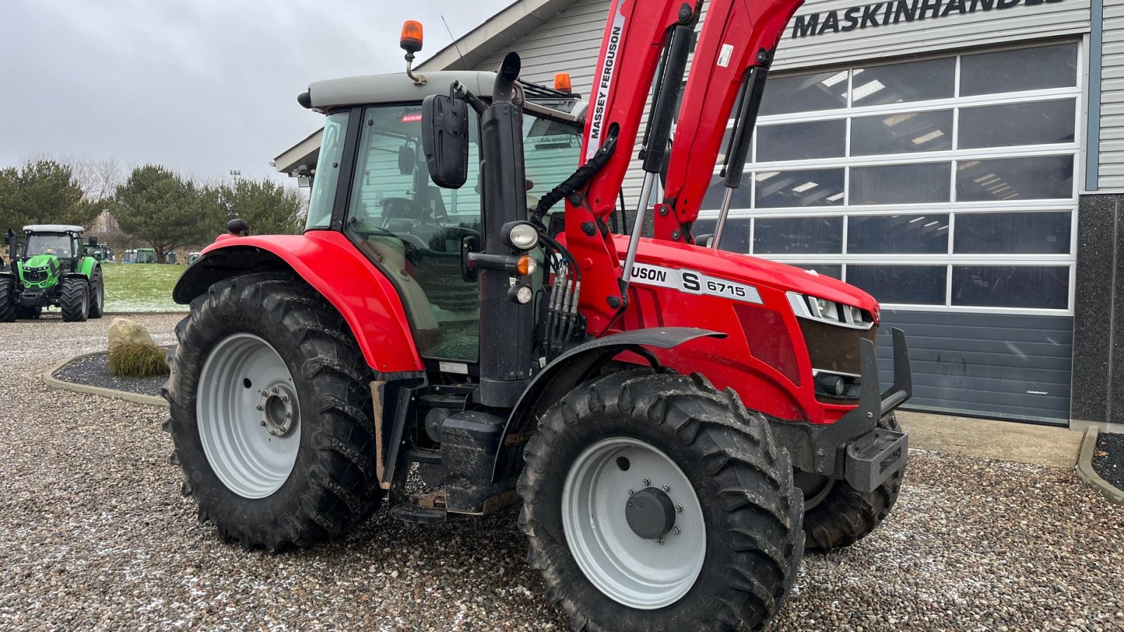 Traktor des Typs Massey Ferguson 6715 S Dyna6 Med frontlæsser, Gebrauchtmaschine in Lintrup (Bild 16)