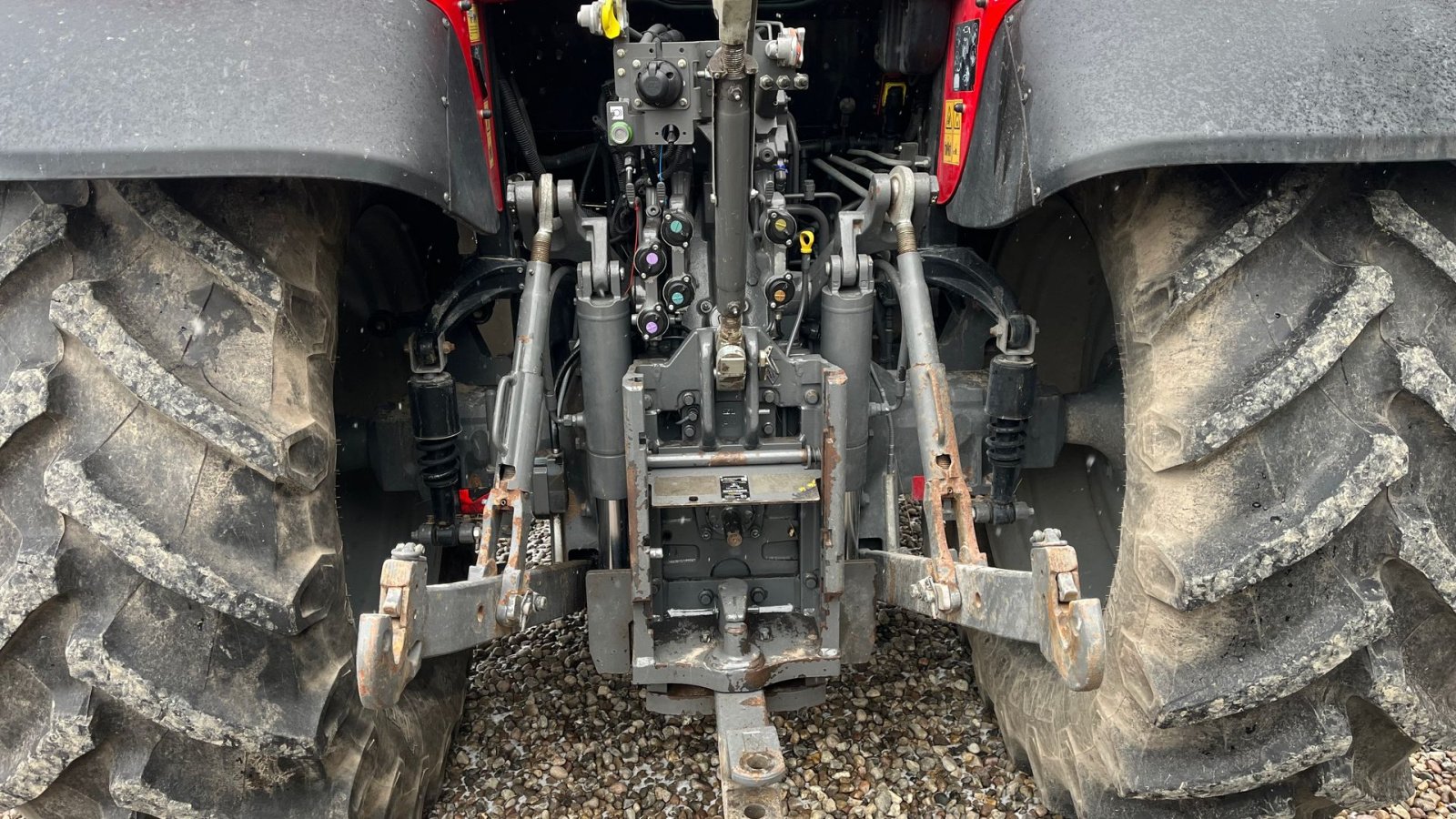 Traktor des Typs Massey Ferguson 6715 S Dyna6 Med frontlæsser, Gebrauchtmaschine in Lintrup (Bild 4)