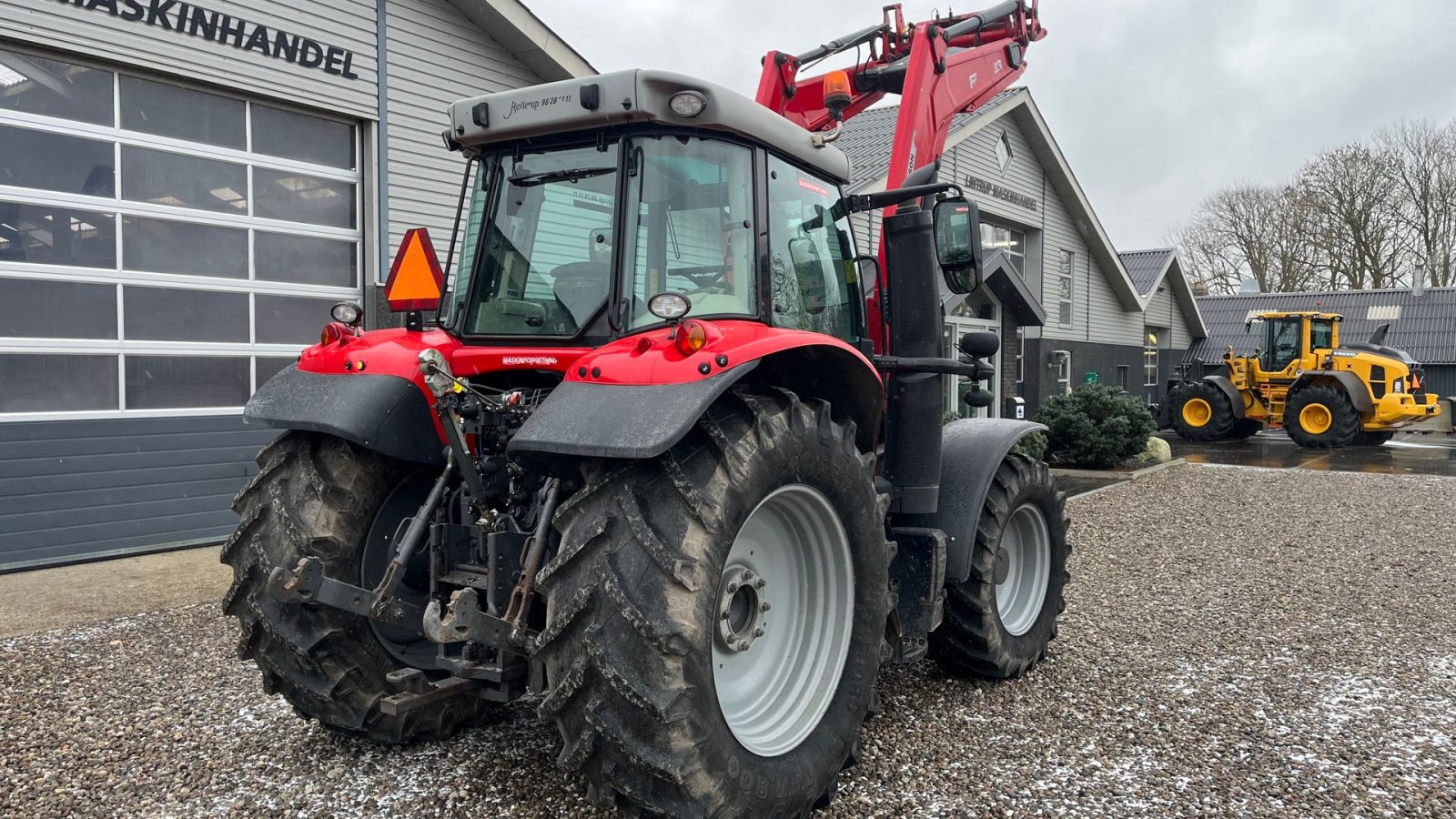 Traktor des Typs Massey Ferguson 6715 S Dyna6 Med frontlæsser, Gebrauchtmaschine in Lintrup (Bild 14)