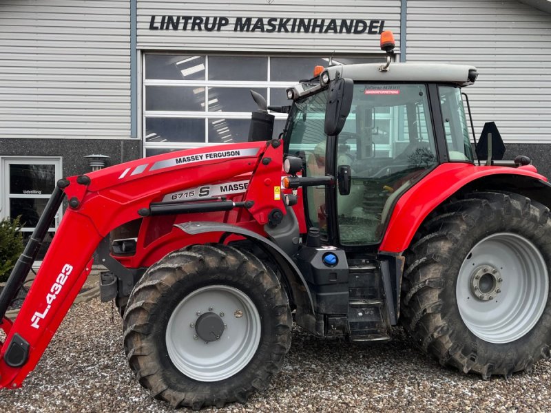 Traktor des Typs Massey Ferguson 6715 S Dyna6 Med frontlæsser, Gebrauchtmaschine in Lintrup