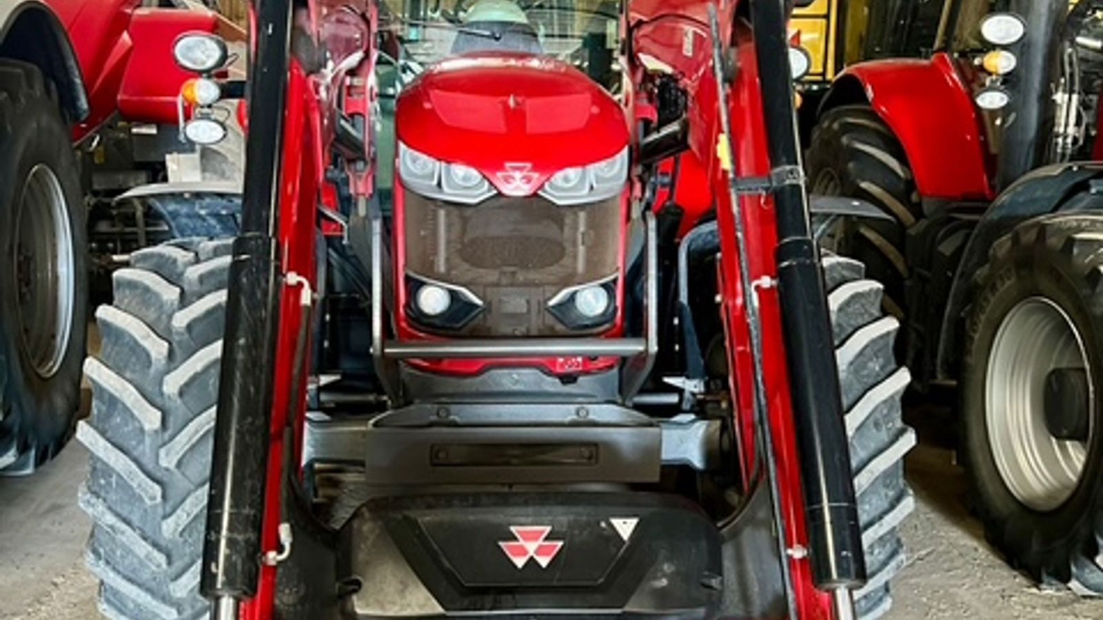 Traktor tipa Massey Ferguson 6715 S Med front læsser. Læsser er meget lidt brugt., Gebrauchtmaschine u Lintrup (Slika 4)