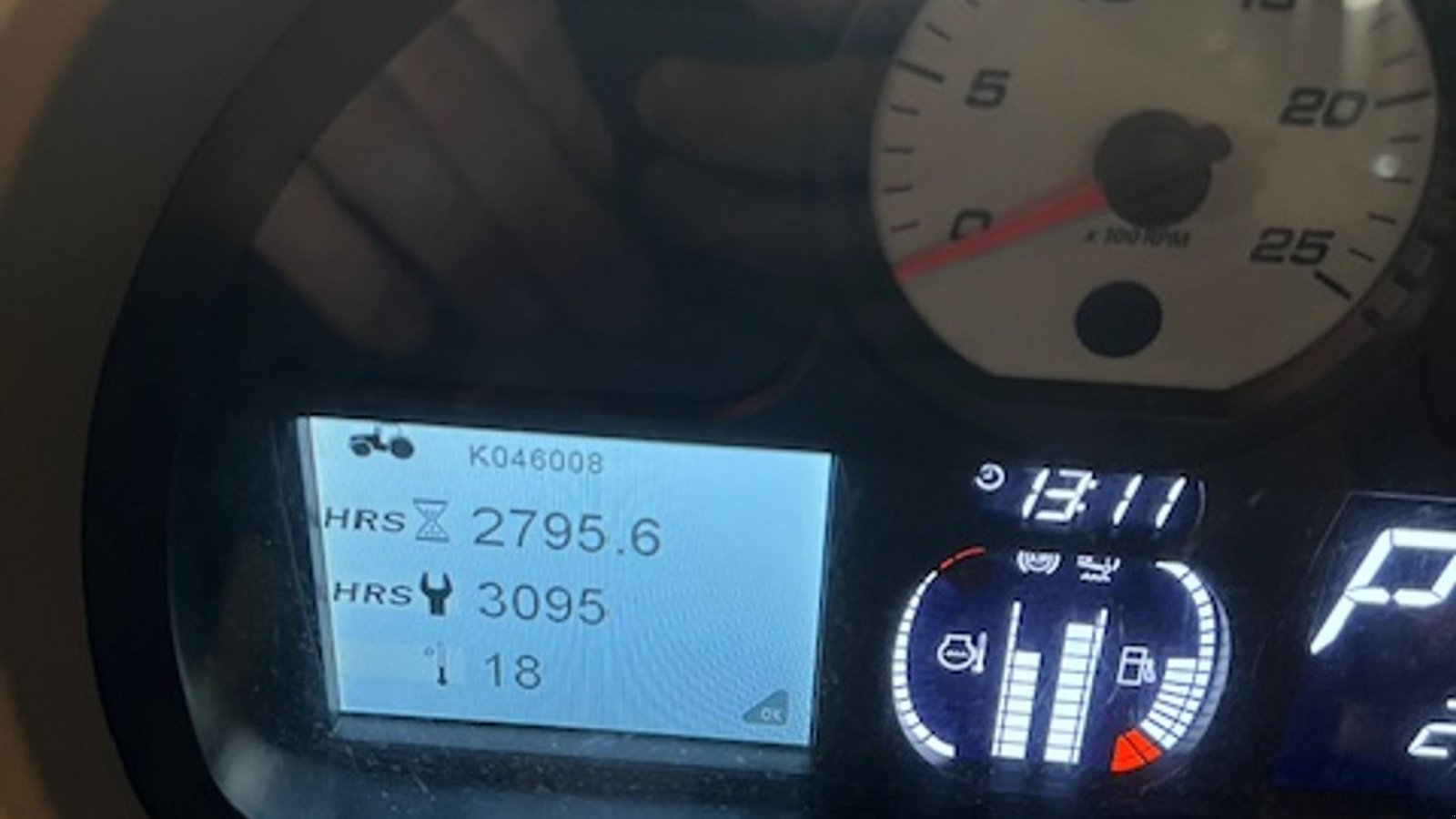 Traktor tipa Massey Ferguson 6715 S Med front læsser. Læsser er meget lidt brugt., Gebrauchtmaschine u Lintrup (Slika 9)