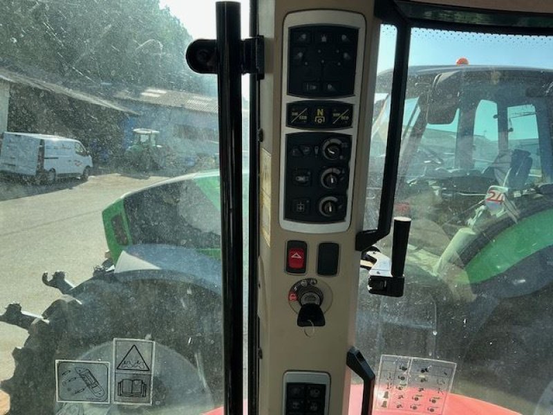 Traktor typu Massey Ferguson 6715, Gebrauchtmaschine v les hayons (Obrázek 10)