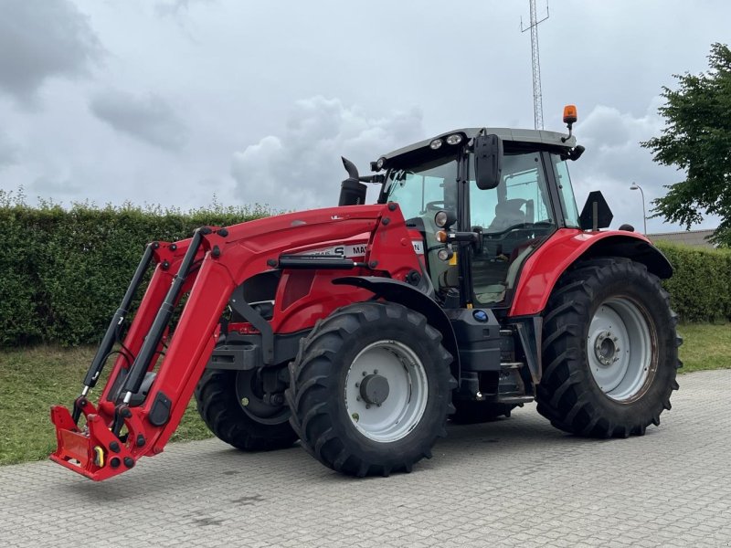 Traktor типа Massey Ferguson 6715S DYNA 6 EF, Gebrauchtmaschine в Videbæk (Фотография 1)