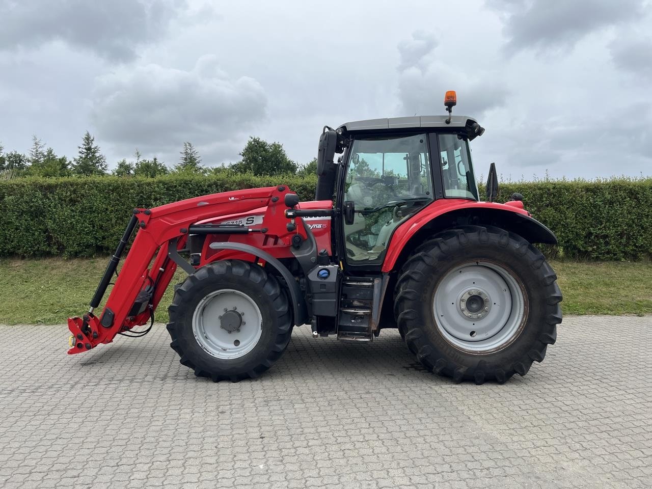 Traktor типа Massey Ferguson 6715S DYNA 6 EF, Gebrauchtmaschine в Videbæk (Фотография 2)