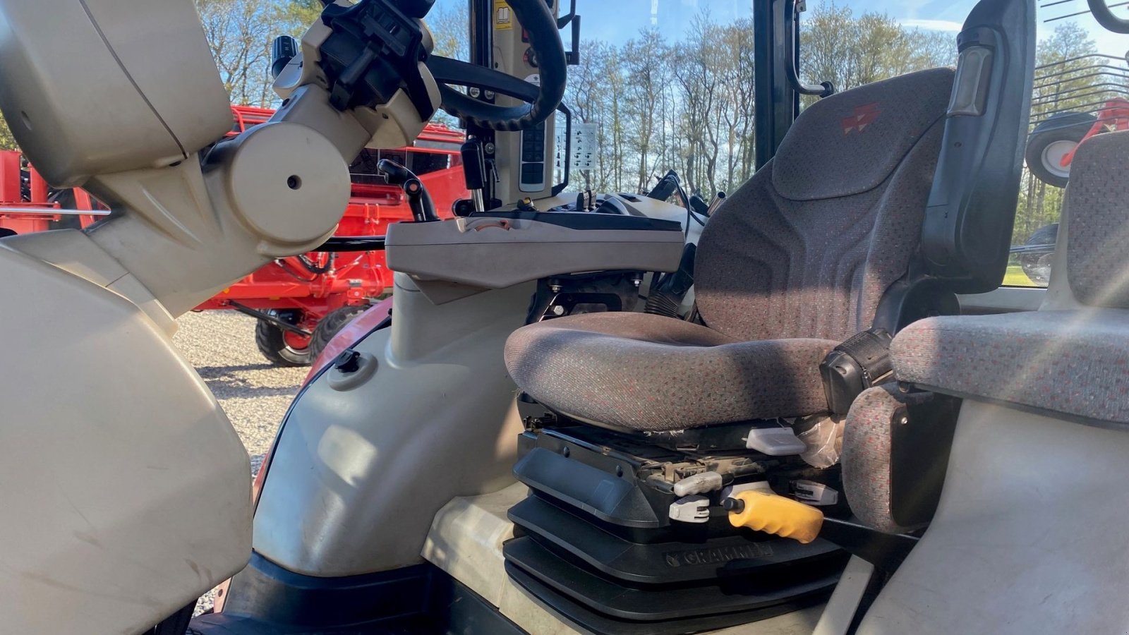 Traktor от тип Massey Ferguson 6715S Dyna 6, Gebrauchtmaschine в Ringe (Снимка 7)