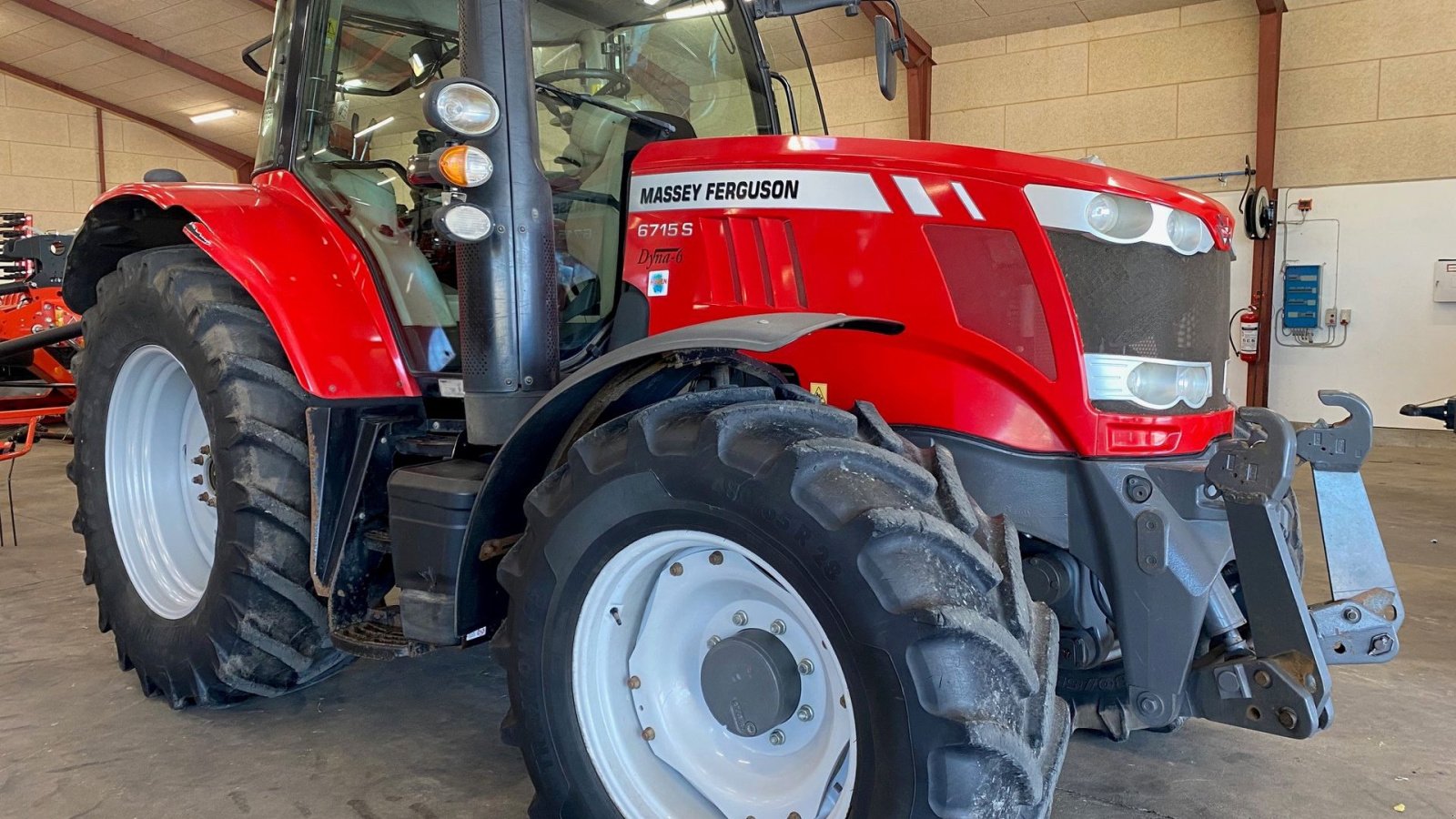 Traktor от тип Massey Ferguson 6715S Dyna 6, Gebrauchtmaschine в Ringe (Снимка 1)