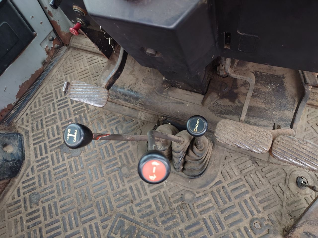 Traktor типа Massey Ferguson 675 2wd, Gebrauchtmaschine в Wieringerwerf (Фотография 8)