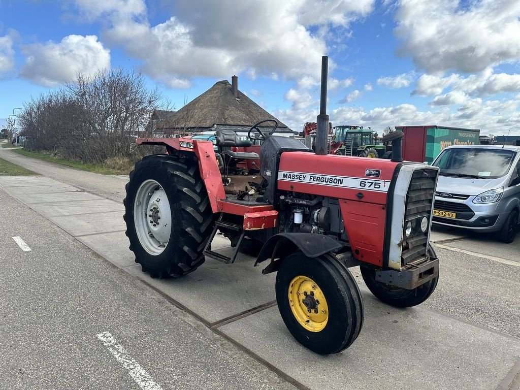 Traktor Türe ait Massey Ferguson 675, Gebrauchtmaschine içinde Callantsoog (resim 2)