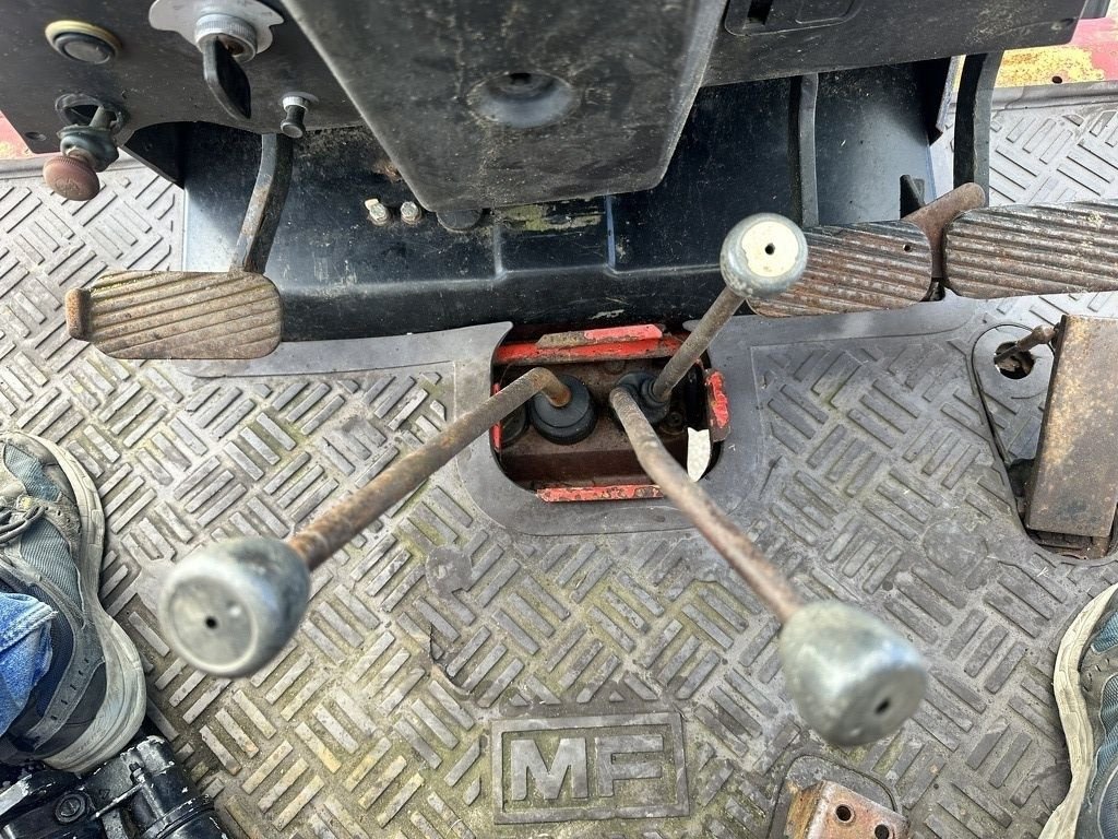 Traktor Türe ait Massey Ferguson 675, Gebrauchtmaschine içinde Callantsoog (resim 3)