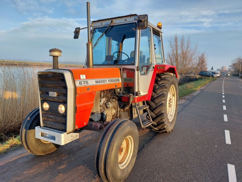 Traktor tip Massey Ferguson 675, Gebrauchtmaschine in Ouderkerk aan den IJssel (Poză 1)
