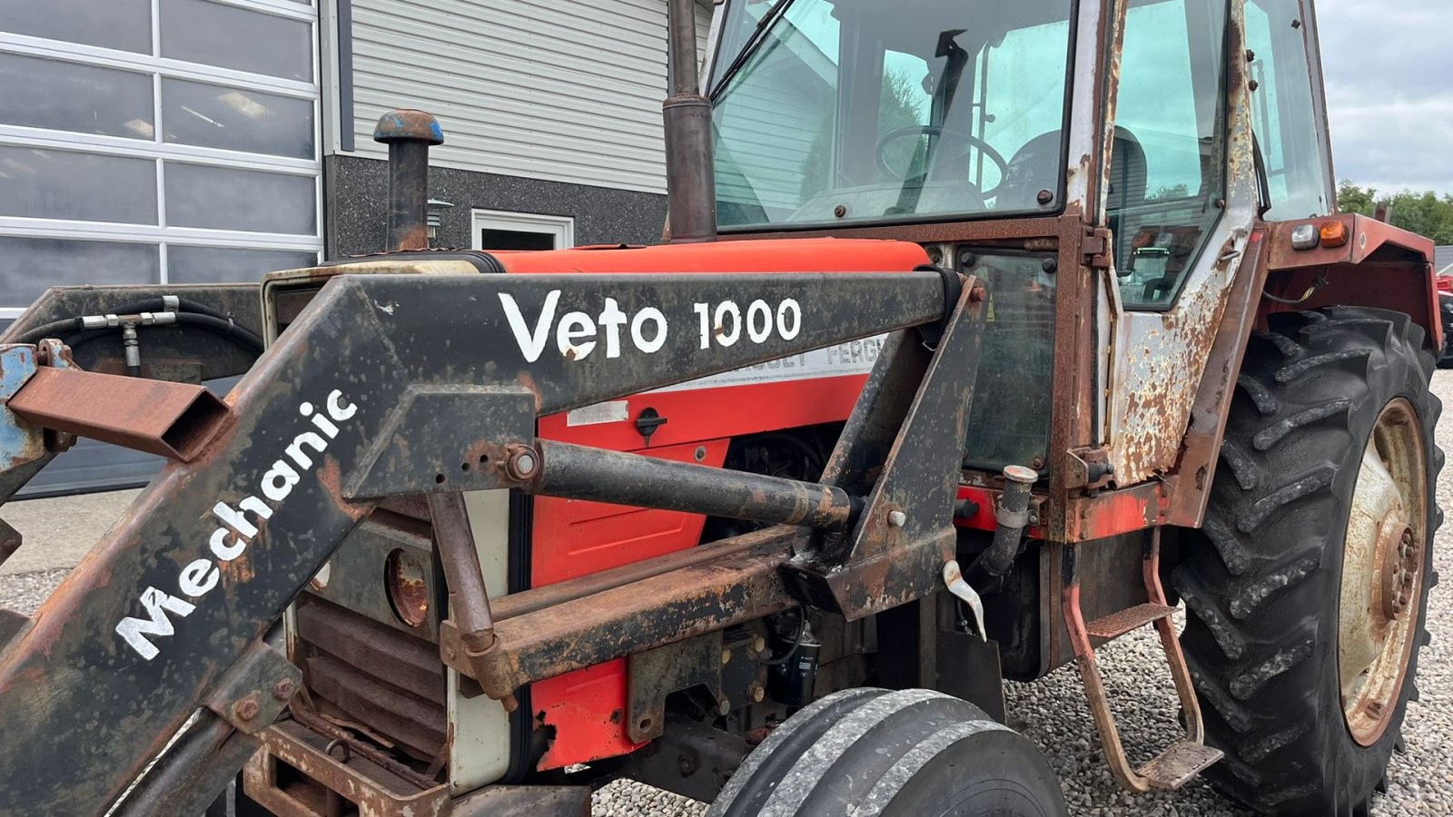 Traktor van het type Massey Ferguson 690 Speedshift med frontlæsser, Gebrauchtmaschine in Lintrup (Foto 4)