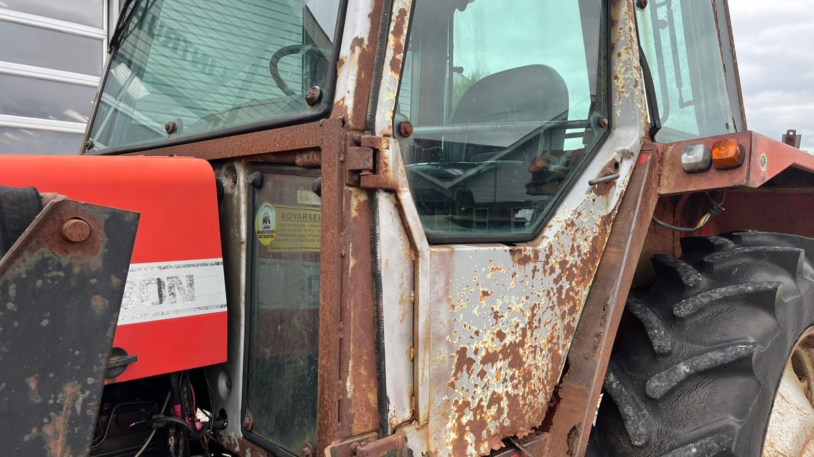 Traktor van het type Massey Ferguson 690 Speedshift med frontlæsser, Gebrauchtmaschine in Lintrup (Foto 5)