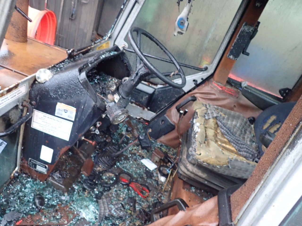 Traktor Türe ait Massey Ferguson 690, Gebrauchtmaschine içinde Viborg (resim 4)