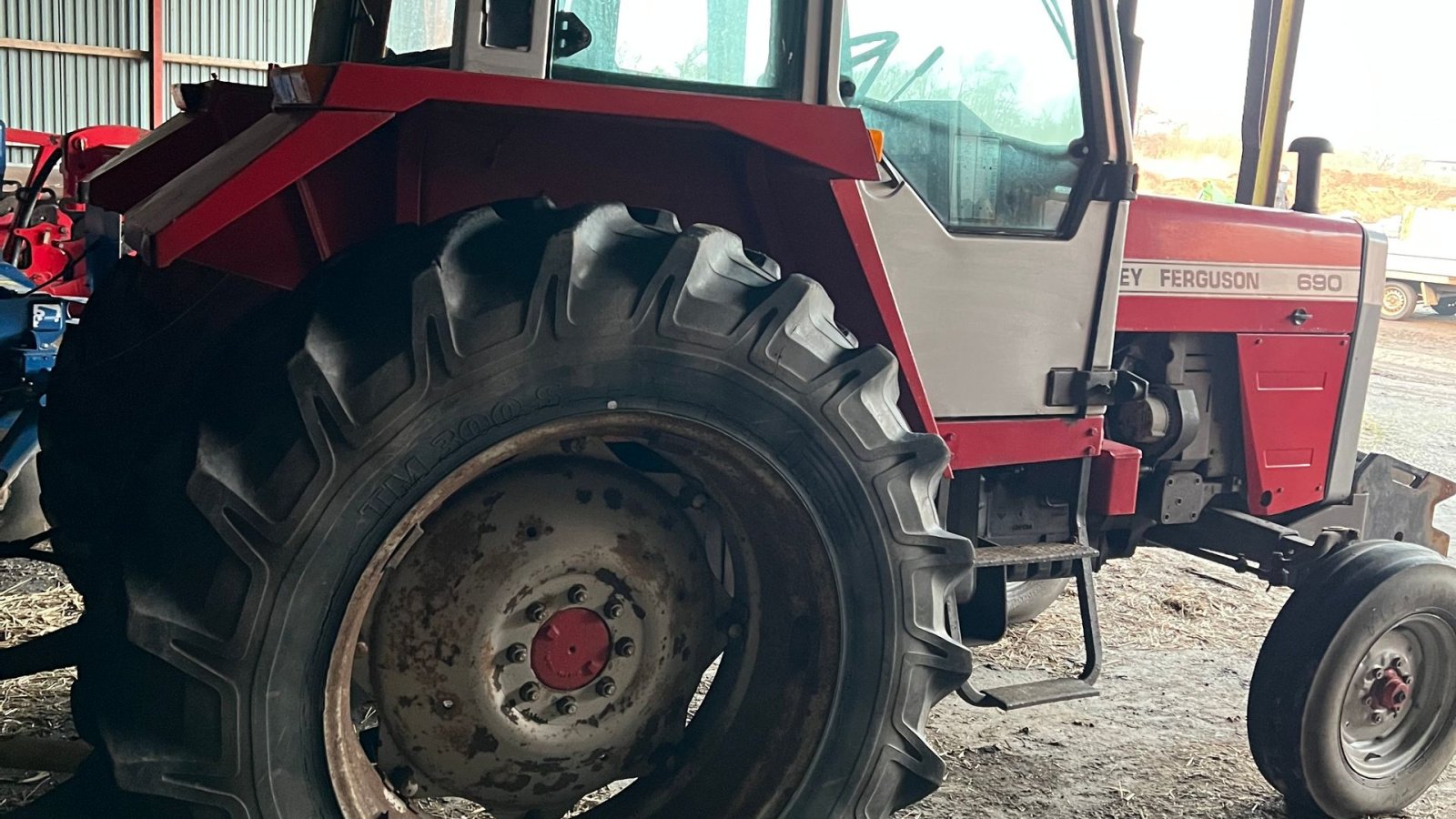 Traktor типа Massey Ferguson 690, Gebrauchtmaschine в Brønderslev (Фотография 7)