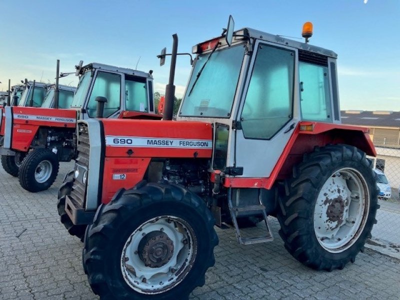 Traktor tip Massey Ferguson 690, Gebrauchtmaschine in Børkop (Poză 1)