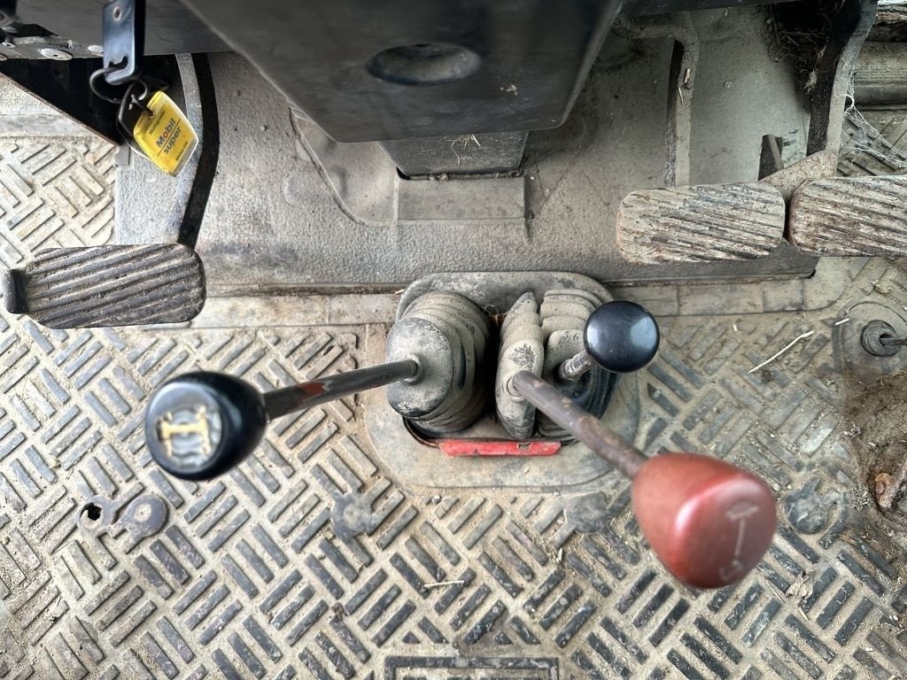 Traktor of the type Massey Ferguson 690, Gebrauchtmaschine in Callantsoog (Picture 8)