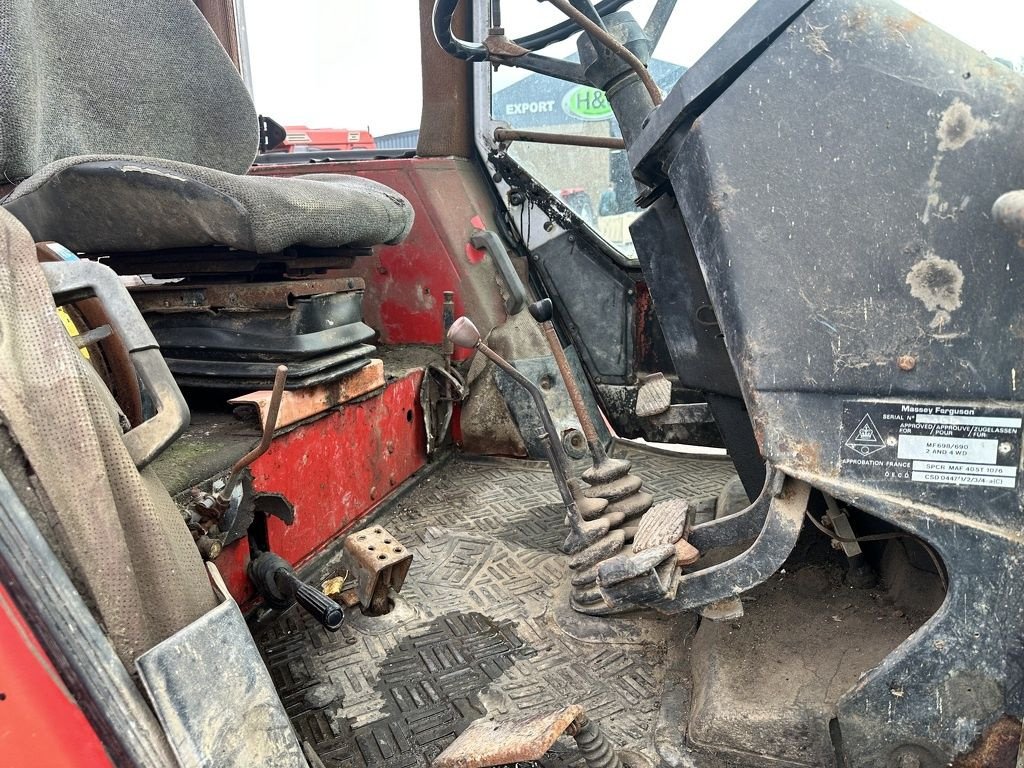 Traktor Türe ait Massey Ferguson 690, Gebrauchtmaschine içinde Callantsoog (resim 4)