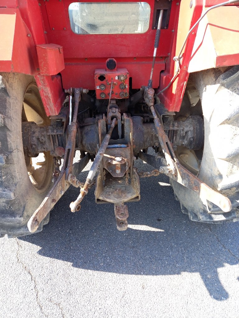 Traktor от тип Massey Ferguson 690, Gebrauchtmaschine в Calmont (Снимка 11)