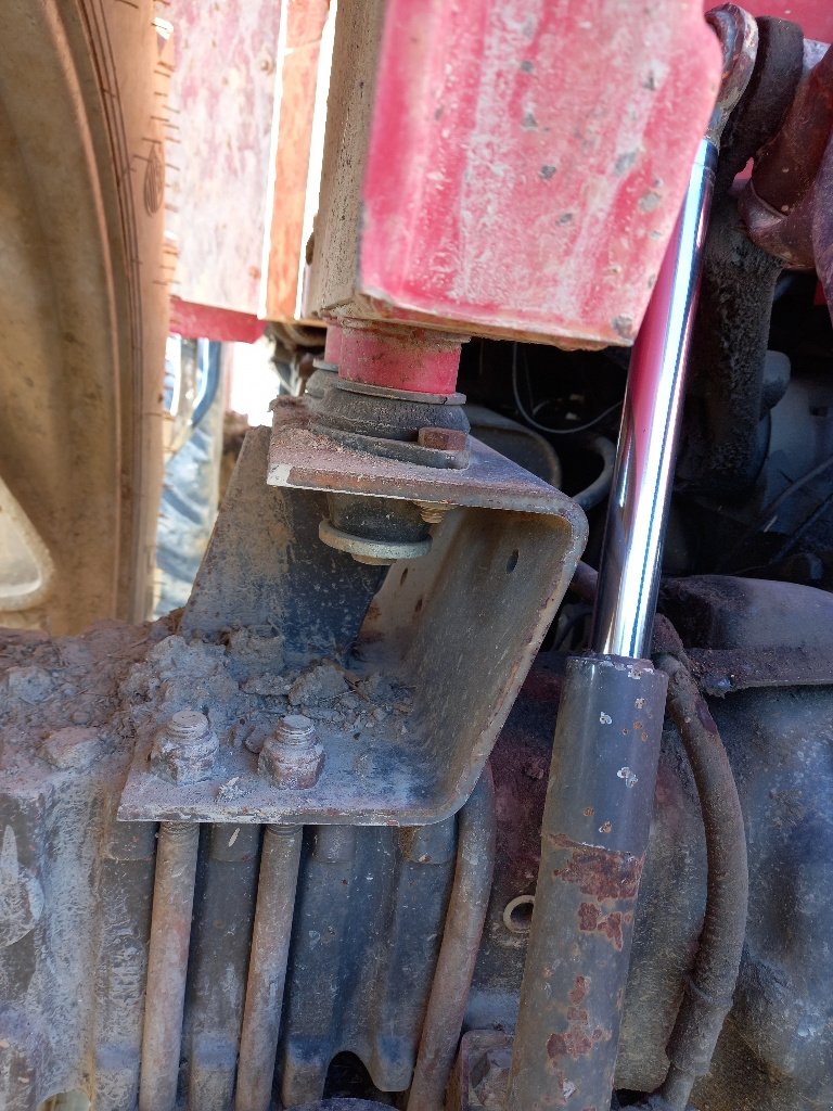 Traktor от тип Massey Ferguson 690, Gebrauchtmaschine в Calmont (Снимка 10)