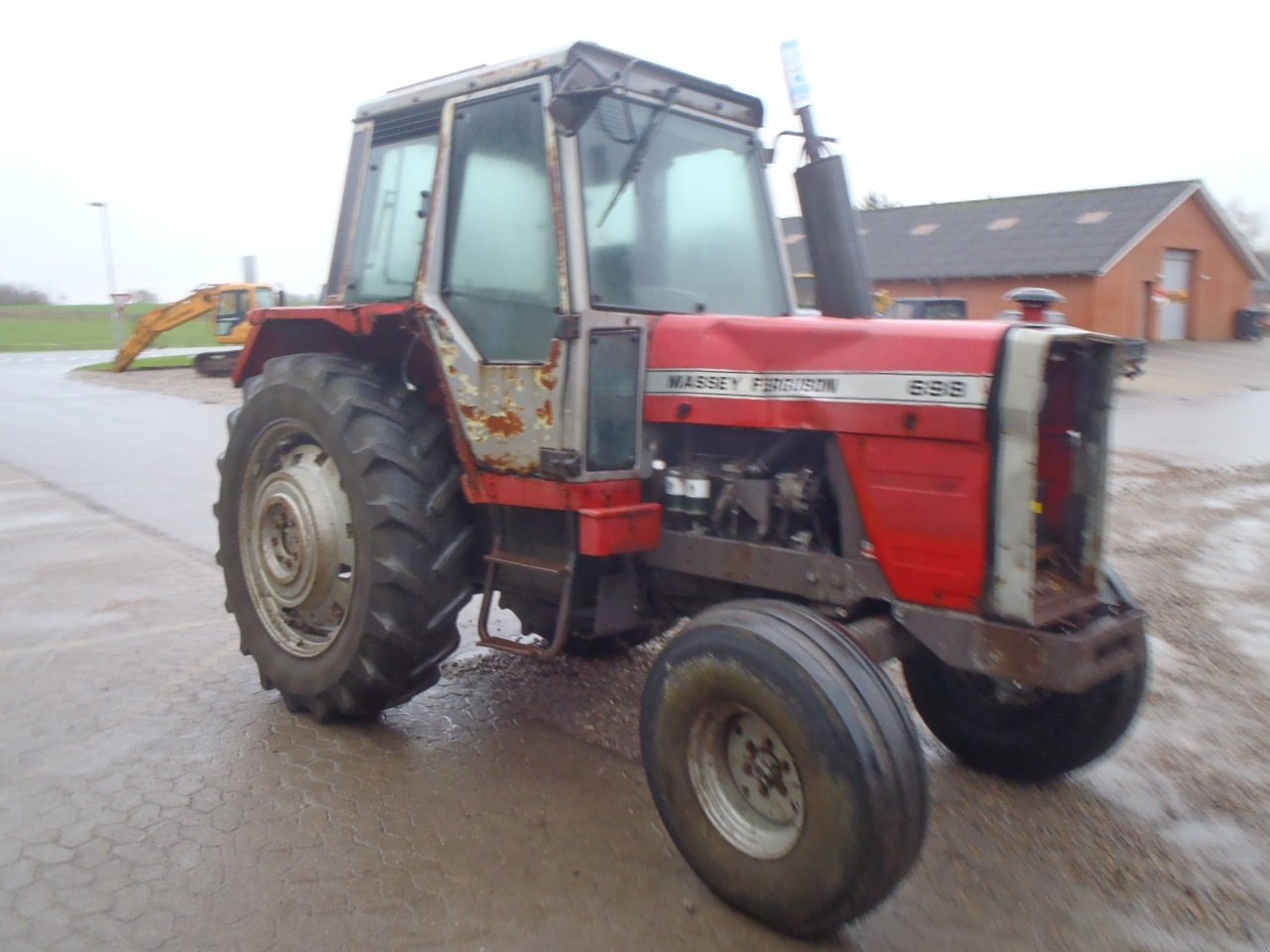 Traktor des Typs Massey Ferguson 698, Gebrauchtmaschine in Viborg (Bild 2)