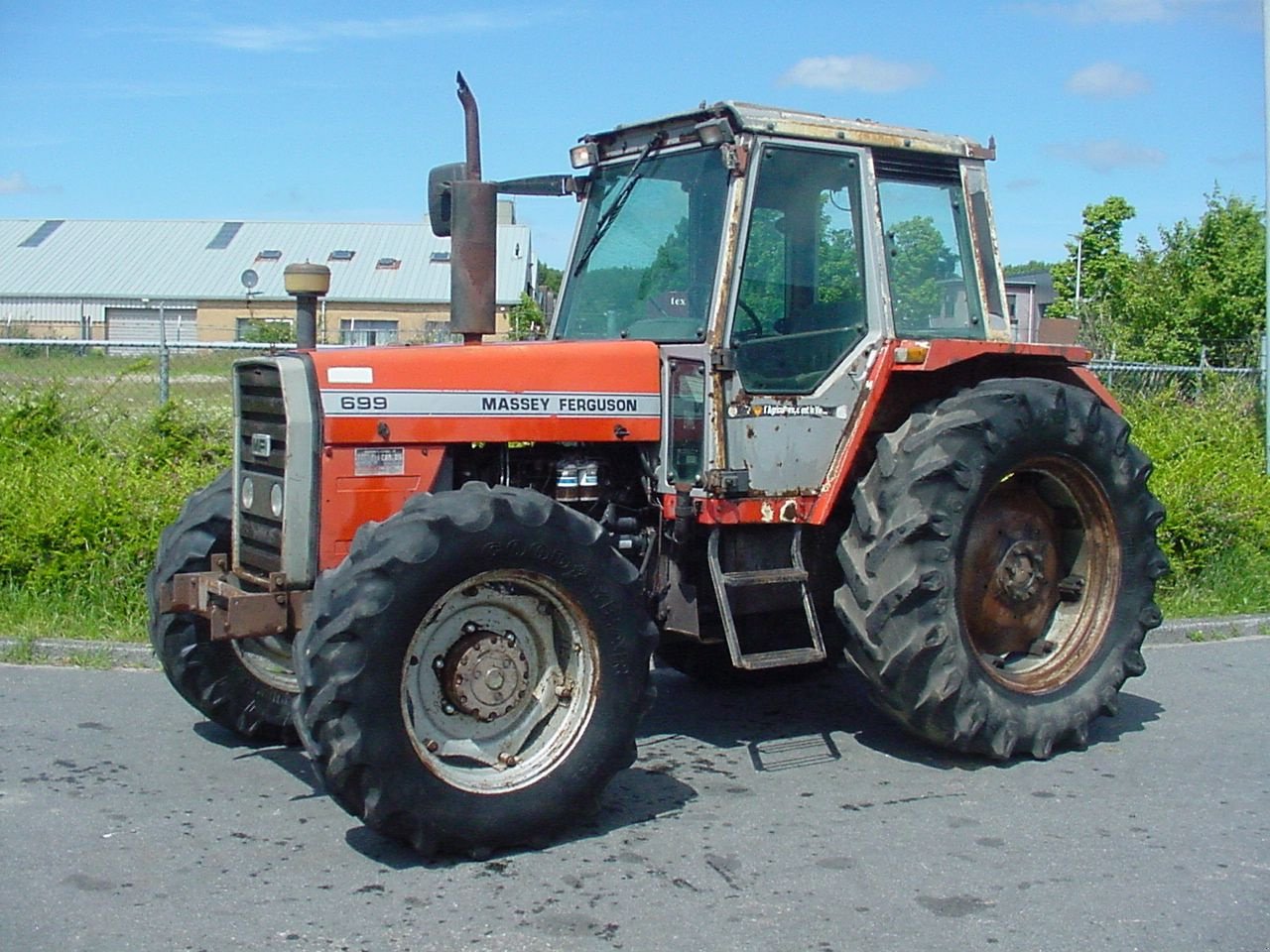 Traktor des Typs Massey Ferguson 699, Gebrauchtmaschine in Wieringerwerf (Bild 2)