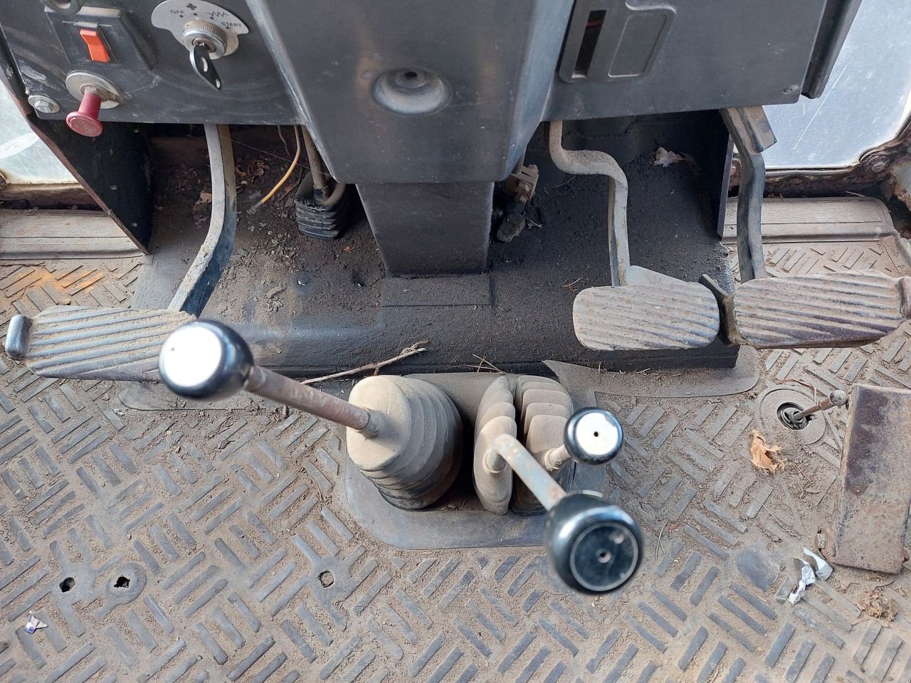 Traktor of the type Massey Ferguson 699, Gebrauchtmaschine in Ouderkerk aan den IJssel (Picture 11)