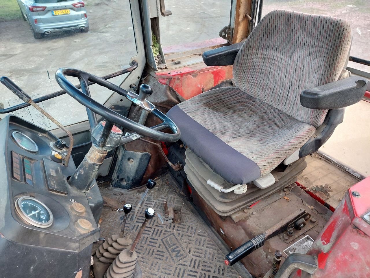 Traktor of the type Massey Ferguson 699, Gebrauchtmaschine in Ouderkerk aan den IJssel (Picture 10)