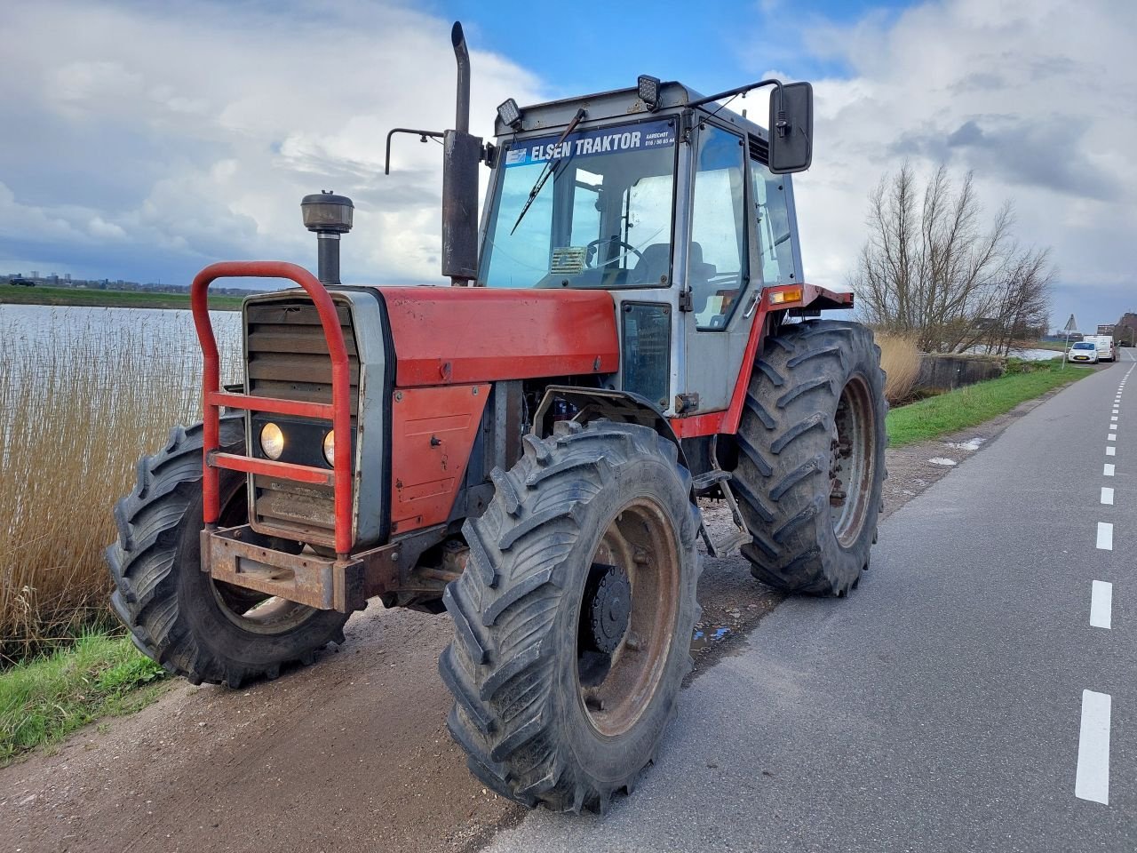 Traktor of the type Massey Ferguson 699, Gebrauchtmaschine in Ouderkerk aan den IJssel (Picture 1)