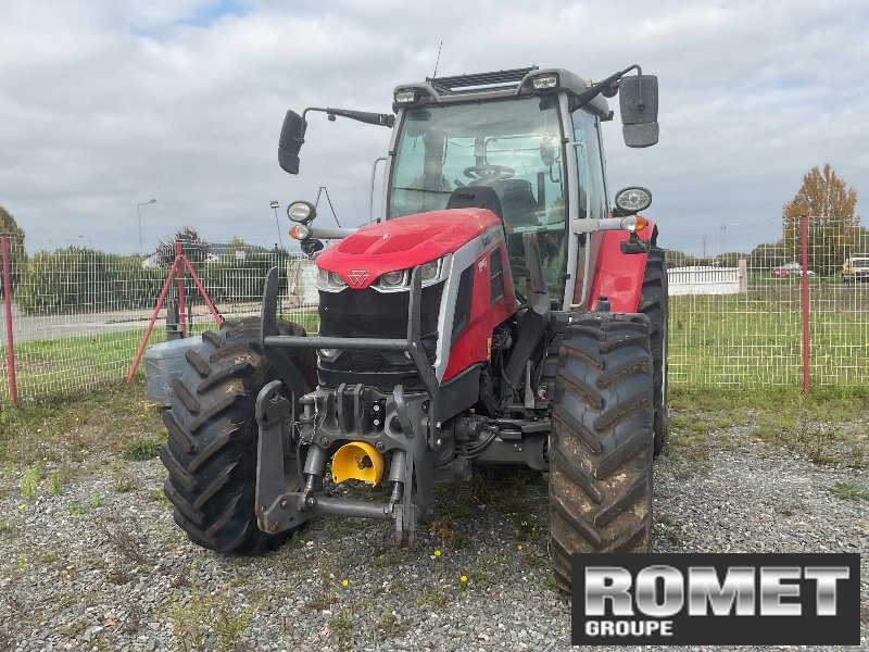 Traktor типа Massey Ferguson 6S-135 D6 EF DX, Gebrauchtmaschine в Gennes sur glaize (Фотография 2)
