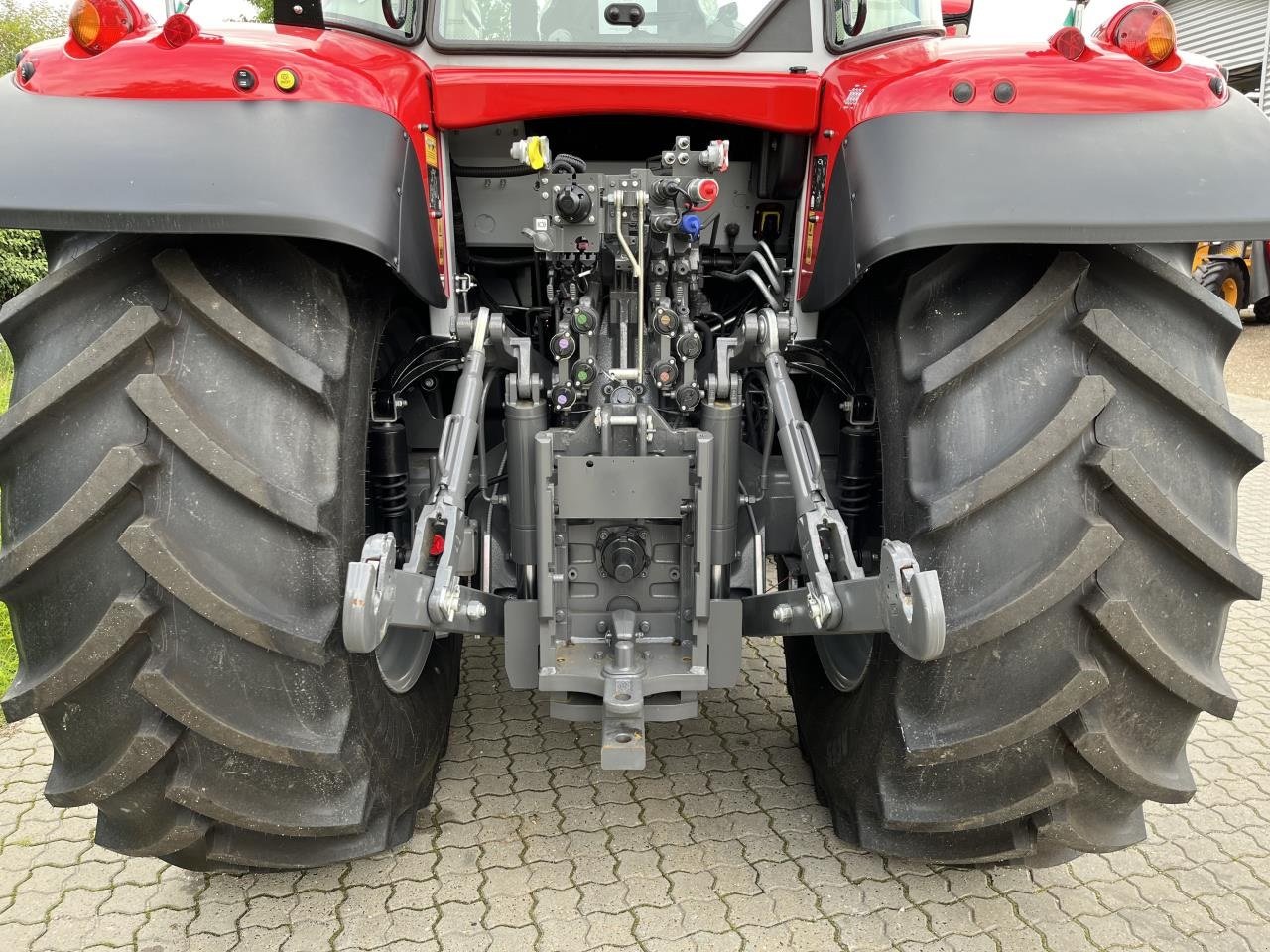 Traktor des Typs Massey Ferguson 6S 155 DYNA 6, Gebrauchtmaschine in Toftlund (Bild 4)