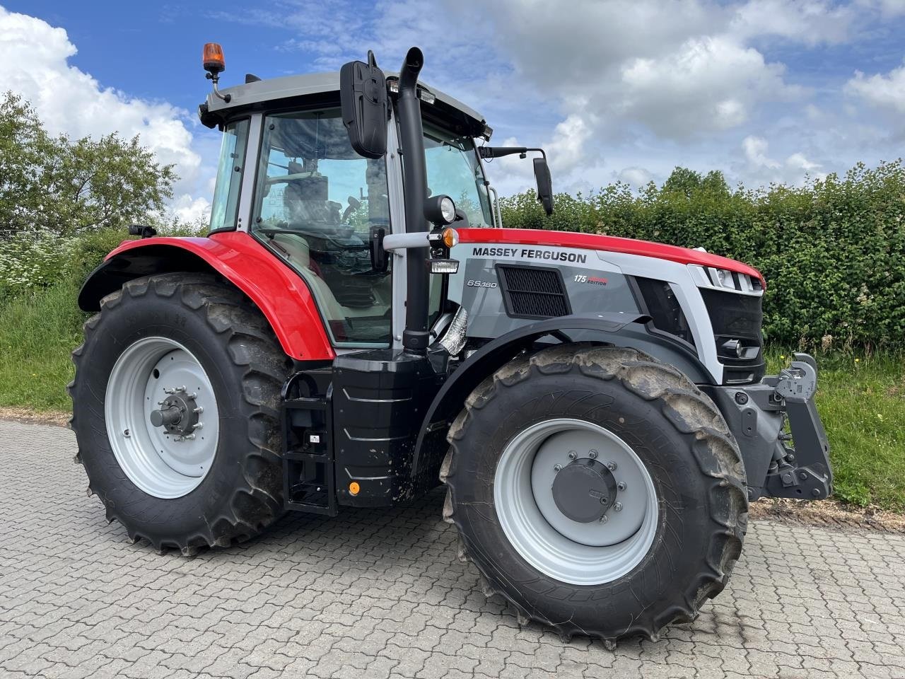 Traktor Türe ait Massey Ferguson 6S 180 DYNA VT, Gebrauchtmaschine içinde Jelling (resim 3)