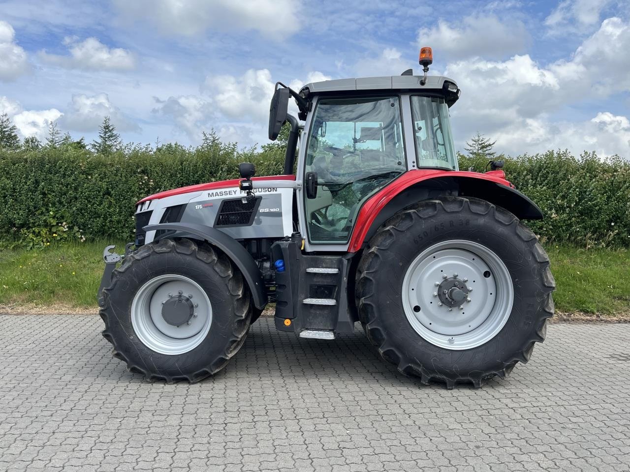 Traktor Türe ait Massey Ferguson 6S 180 DYNA VT, Gebrauchtmaschine içinde Jelling (resim 2)