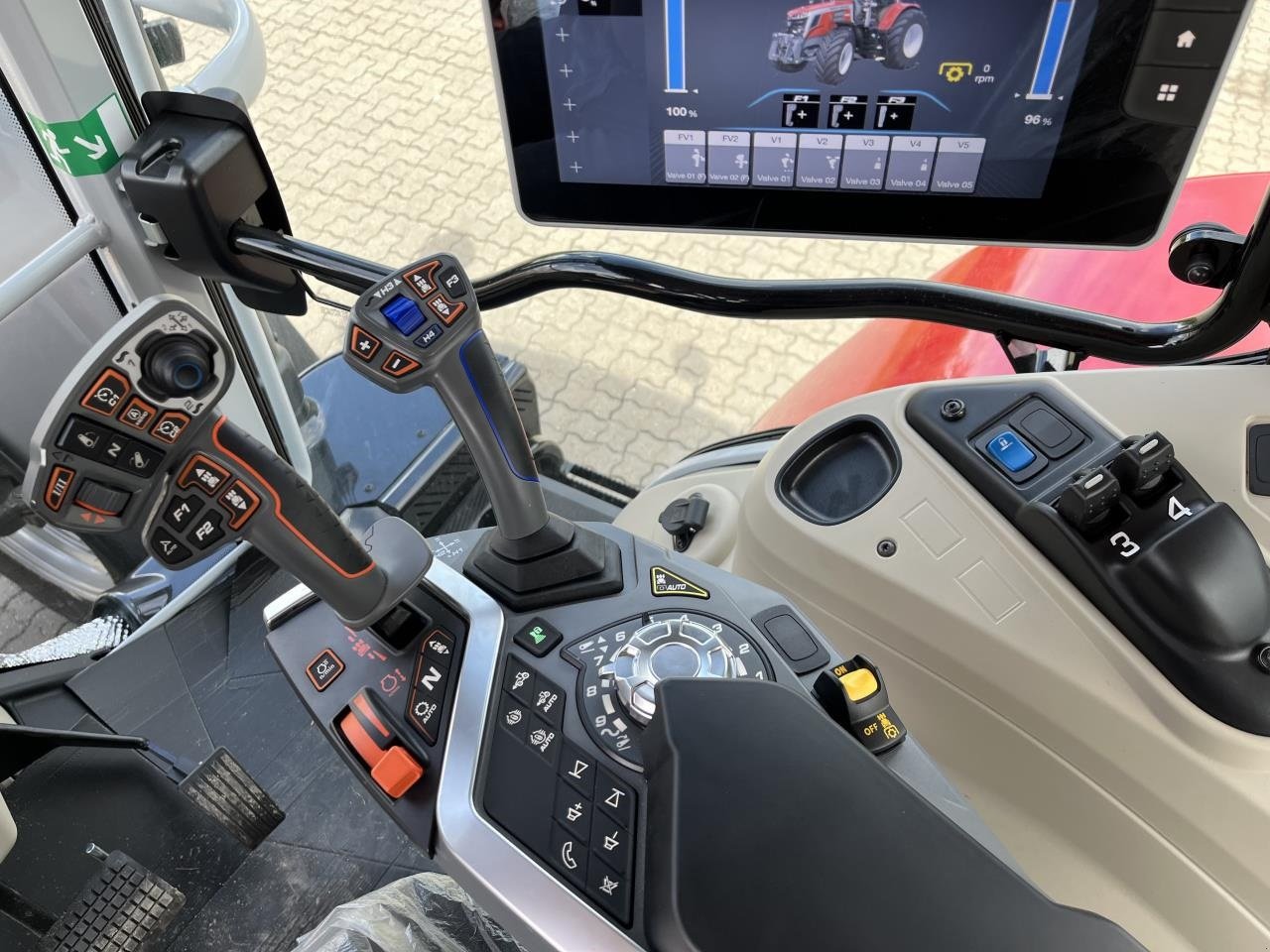 Traktor Türe ait Massey Ferguson 6S 180 DYNA VT, Gebrauchtmaschine içinde Jelling (resim 8)
