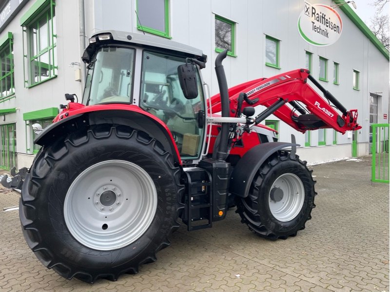 Traktor du type Massey Ferguson 6S.135 Dyna-VT EFFICIENT, Neumaschine en Voitze (Photo 1)