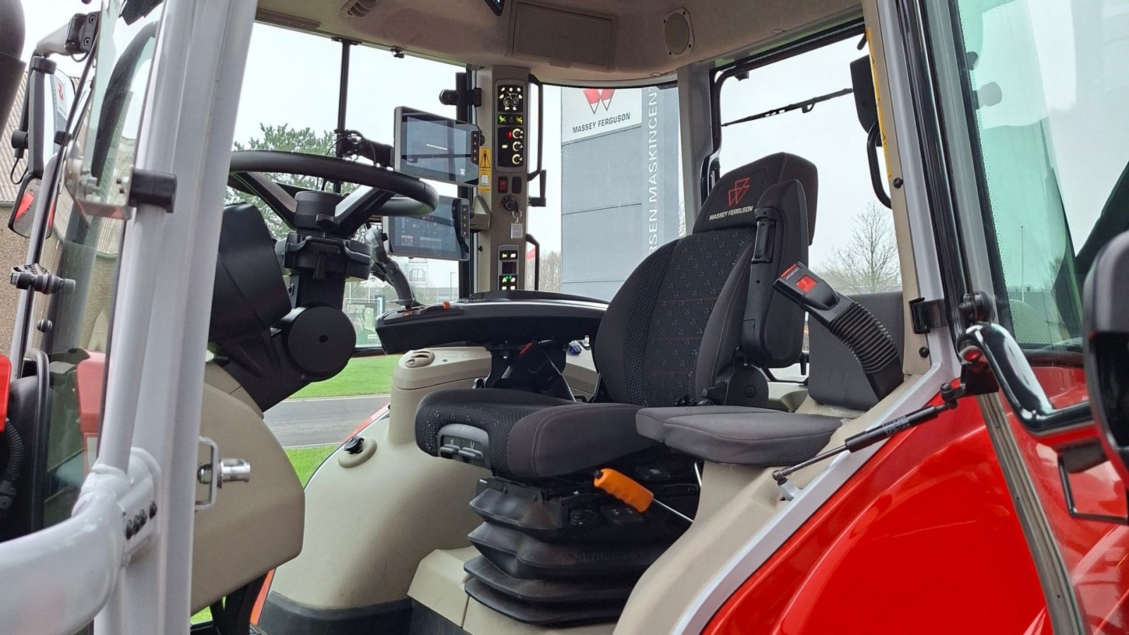 Traktor des Typs Massey Ferguson 6S.145 Dyna 6 Exclucive, Gebrauchtmaschine in Nykøbing M (Bild 10)