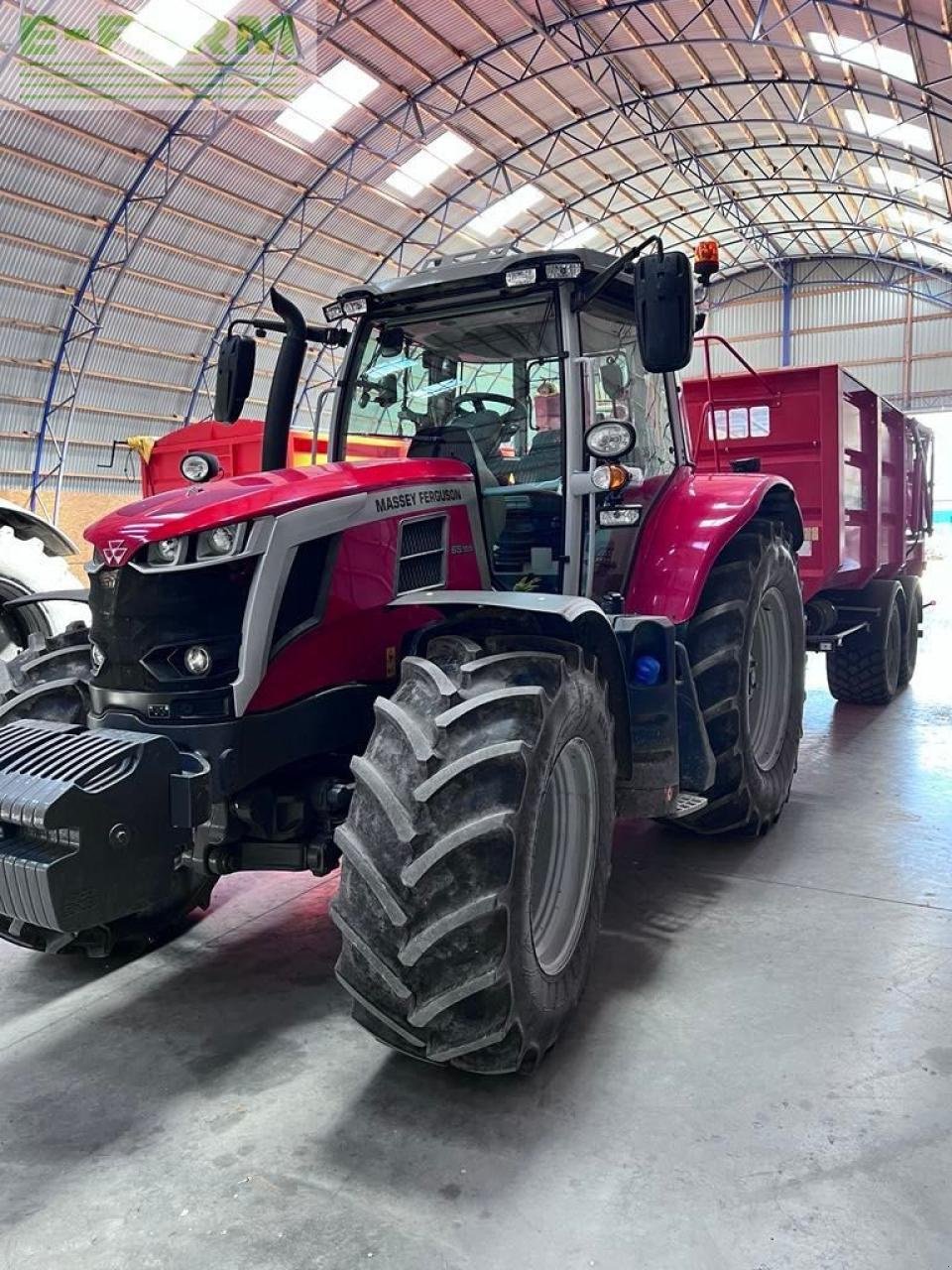 Traktor des Typs Massey Ferguson 6S.155, Gebrauchtmaschine in Hamburg (Bild 2)