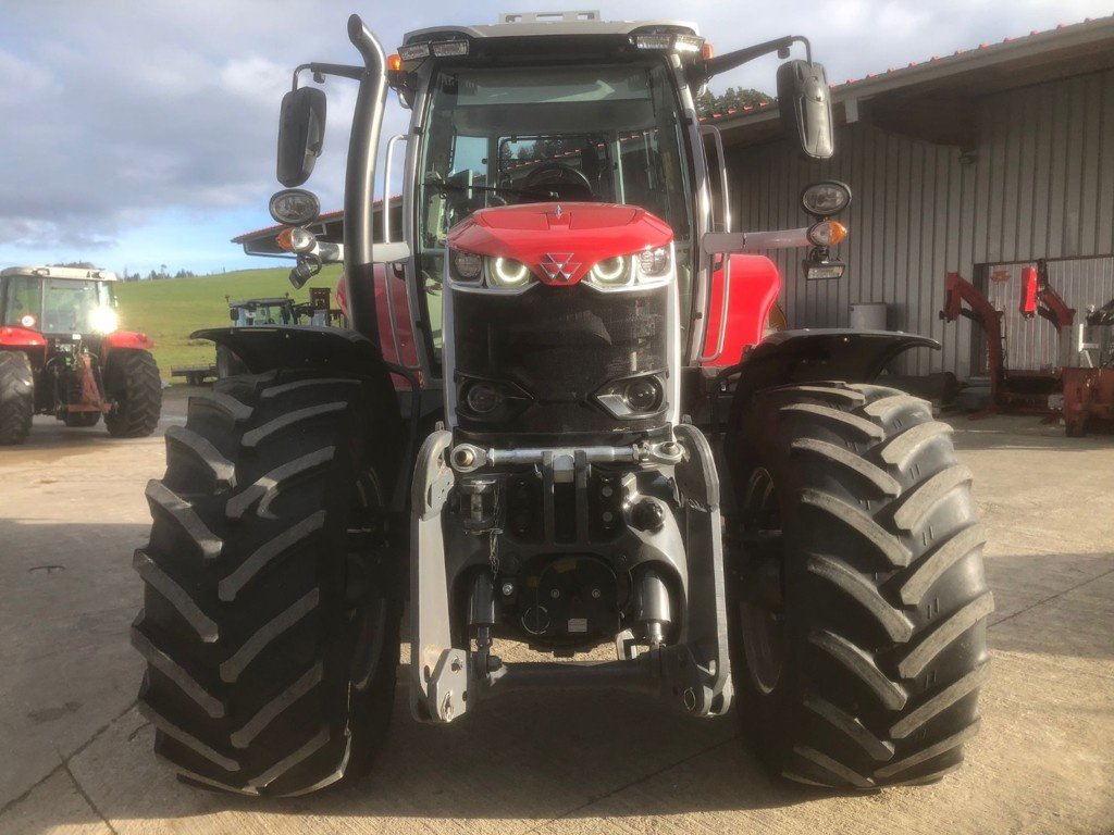 Traktor des Typs Massey Ferguson 6S.165 Dyna 6 (Efficient), Ausstellungsmaschine in Bourrignon (Bild 4)