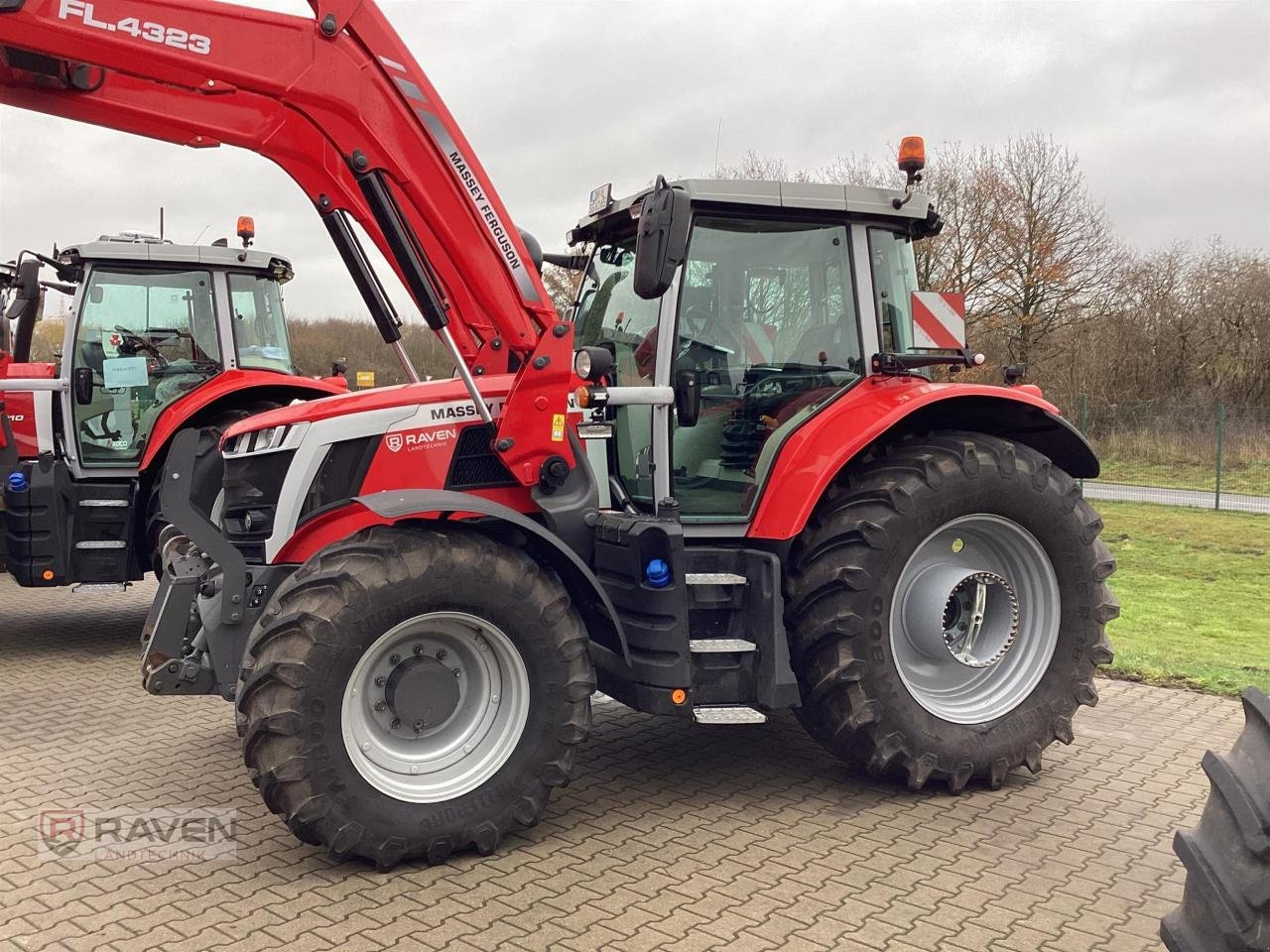 Traktor Türe ait Massey Ferguson 6S.165 Dyna-6 Exclusive, Gebrauchtmaschine içinde Sulingen (resim 2)