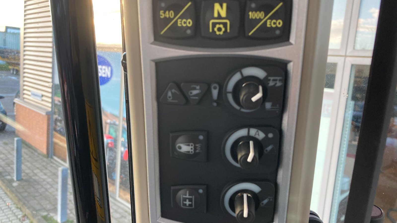 Traktor des Typs Massey Ferguson 6S.165 Dyna 6 Exclusive, Gebrauchtmaschine in Roskilde (Bild 15)