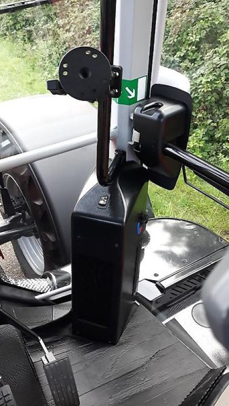 Traktor des Typs Massey Ferguson 6S.165 DynaVT, Vorführmaschine in Itterbeck (Bild 24)