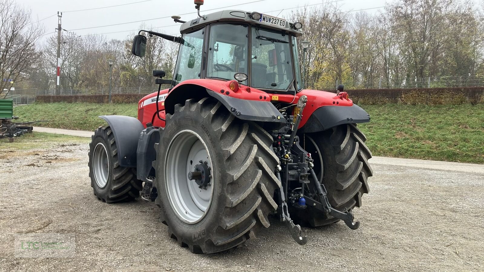 Traktor of the type Massey Ferguson 7499 Dyna-VT, Gebrauchtmaschine in Eggendorf (Picture 4)