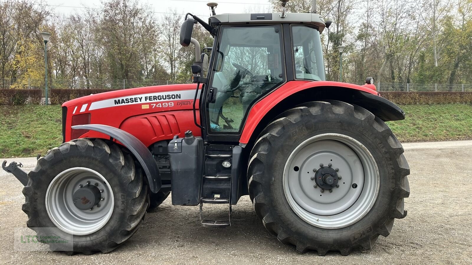 Traktor of the type Massey Ferguson 7499 Dyna-VT, Gebrauchtmaschine in Eggendorf (Picture 10)